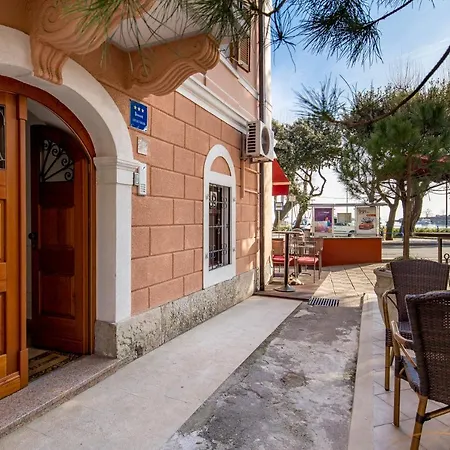 Apartment Beautiful House On The Seaside